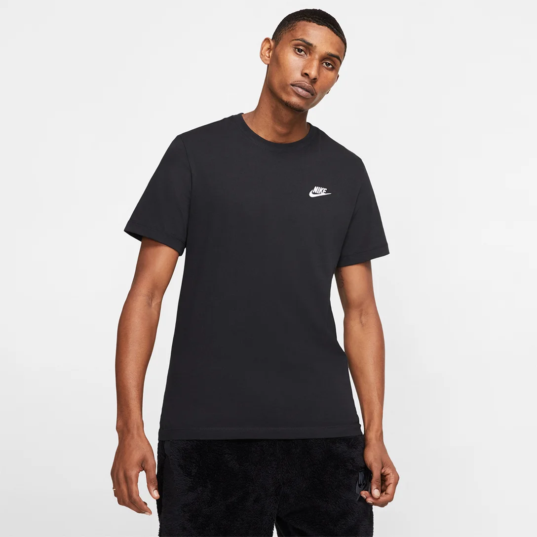 Camiseta Nike Sportswear Club Masculina – Preta